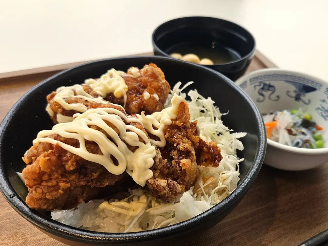 唐揚げ丼(学食メニュー)